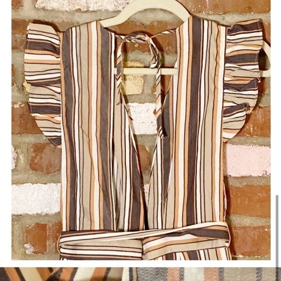 New Storia Multi Striped Crop Cut Out Back Ruffle Jumpsuit Size Small New - Picture 7 of 10